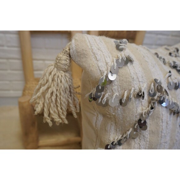 Vintage Moroccan Handira Pillow Cover: Berber Wedding Blanket Cushion 03YS00396 - Picture 7 of 10